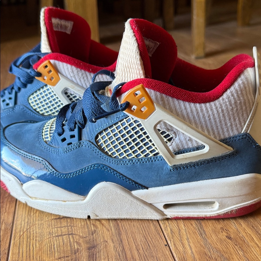 Air Jordan 4 retro “messy room”